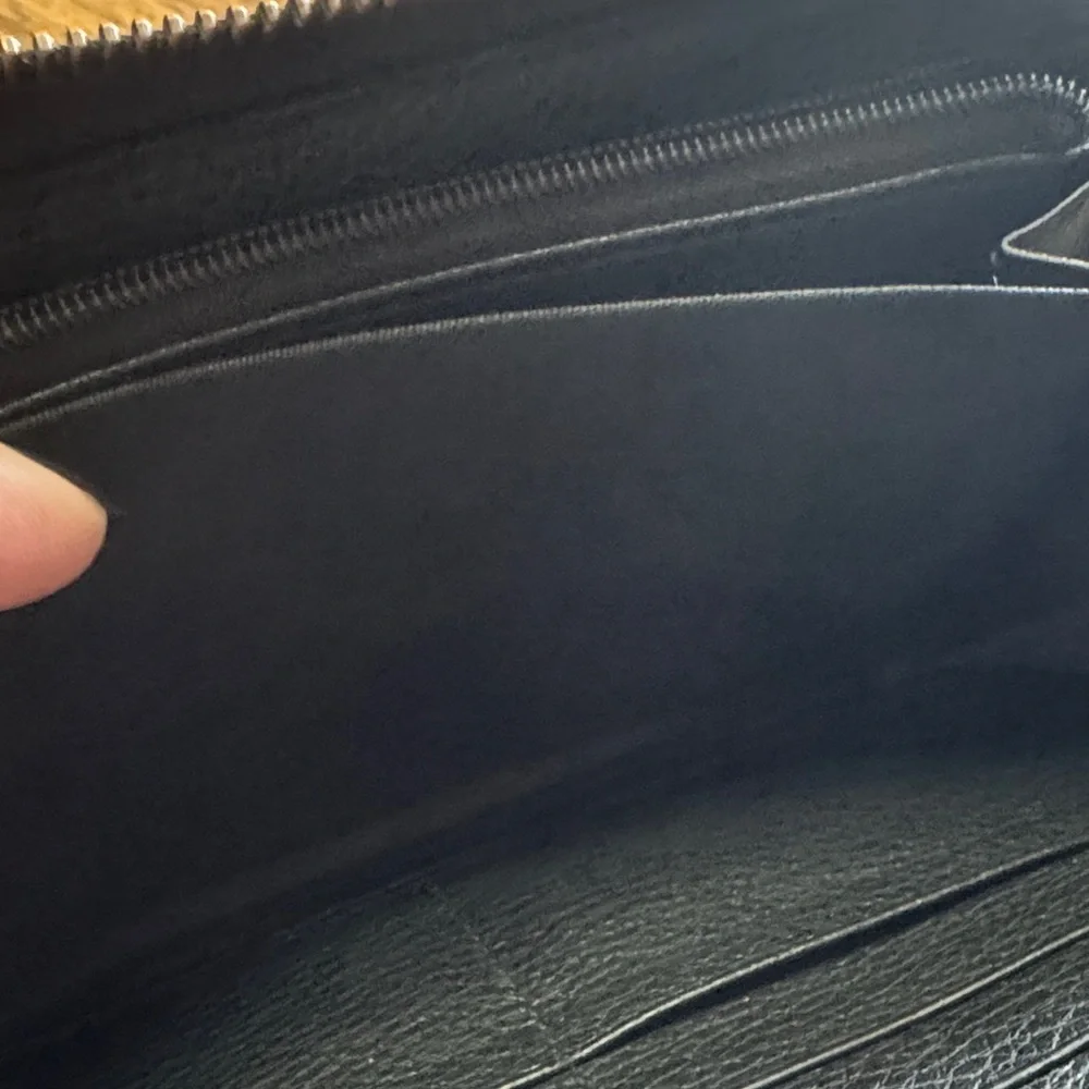 *SOLD* Gucci Black Leather Wallet with Green and Red Stripe - Picture 8 of 9